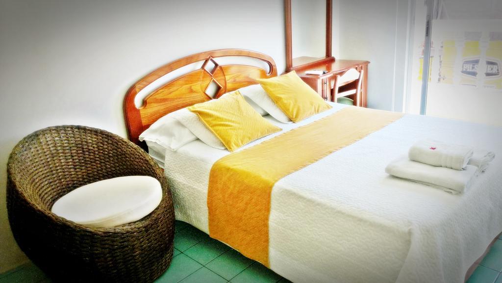 Hostal Costa Del Pacifico بويرتو أيورا المظهر الخارجي الصورة