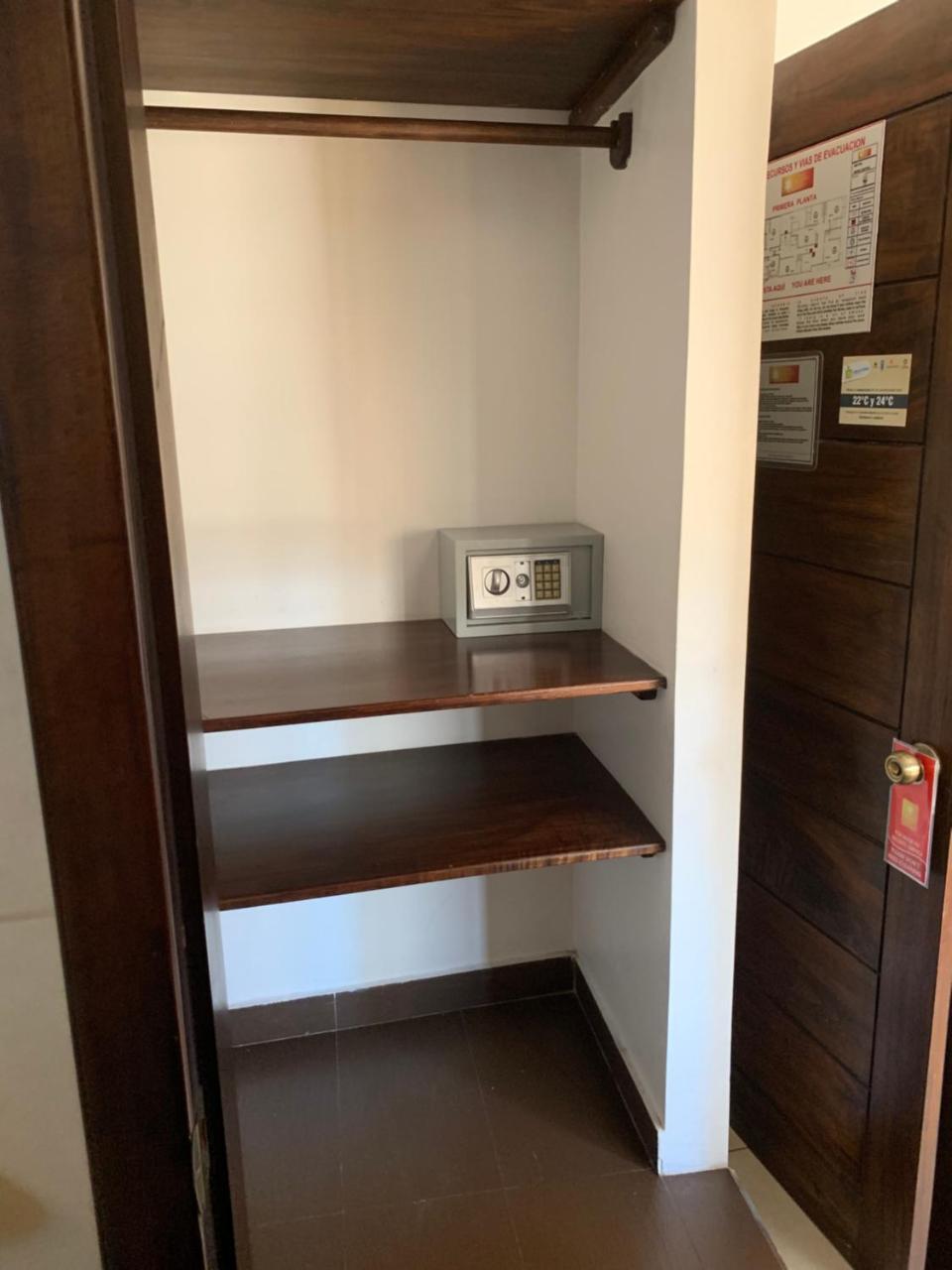 Hostal Costa Del Pacifico بويرتو أيورا المظهر الخارجي الصورة